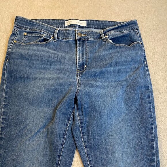 Signature By Levi Womans Jeans 18M 34x32 Mid-Rise Bootcut Hem Frayed - Picture 7 of 14